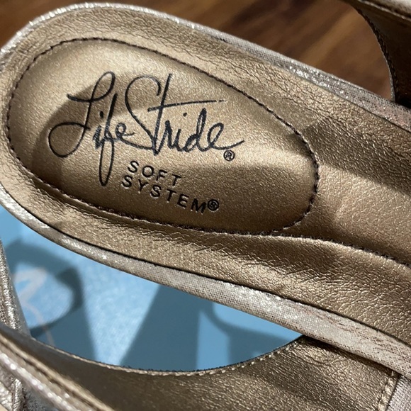 Life Stride sz 9 gold heels - Picture 3 of 5